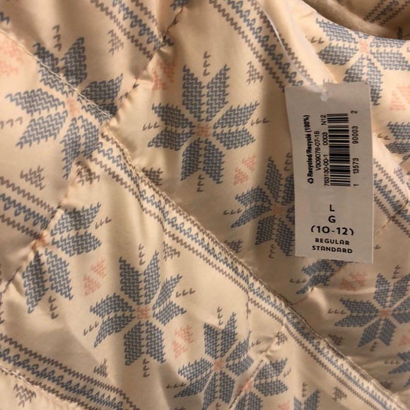 SOLD Old navy frost free girls puffy vest - Picture 8 of 8